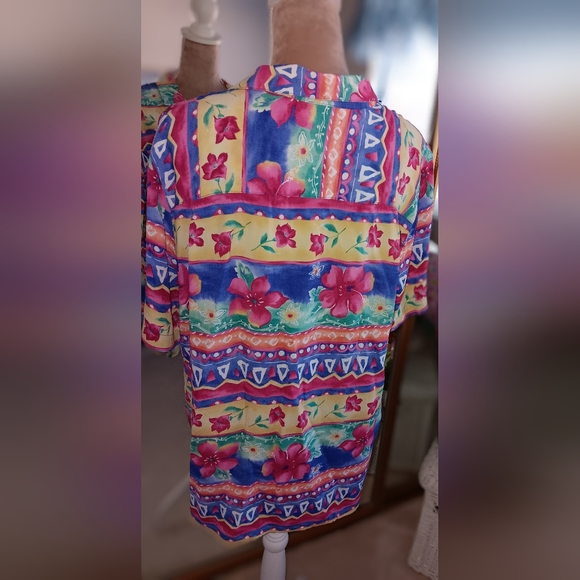 Alfred Dunner~Colorful Floral Tropical Button Down Shirt - Picture 8 of 8